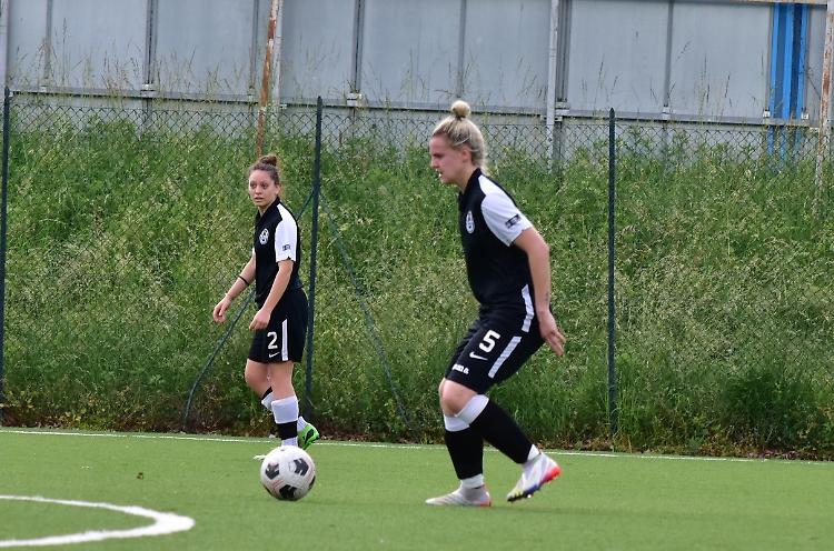 Le ragazze del Crema calcio diventano star del web su Youtube