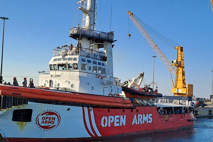 Arrivata a Carrara Open Arms con 196 persone soccorse 