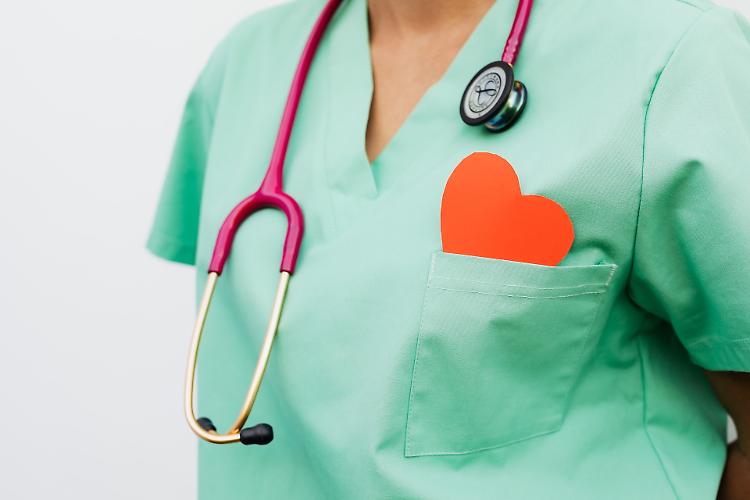 Dopo la menopausa 1 donna su 4 sviluppa ritmo cardiaco irregolare