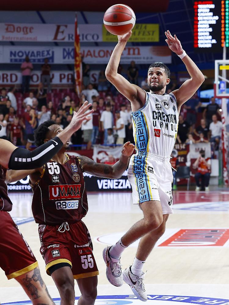 Basket serie A: la Vanoli cade con Venezia in una finale amarissimo