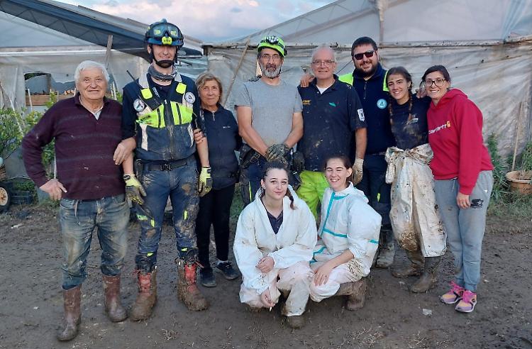 Alluvione, le Aquile in azione nella Toscana allagata