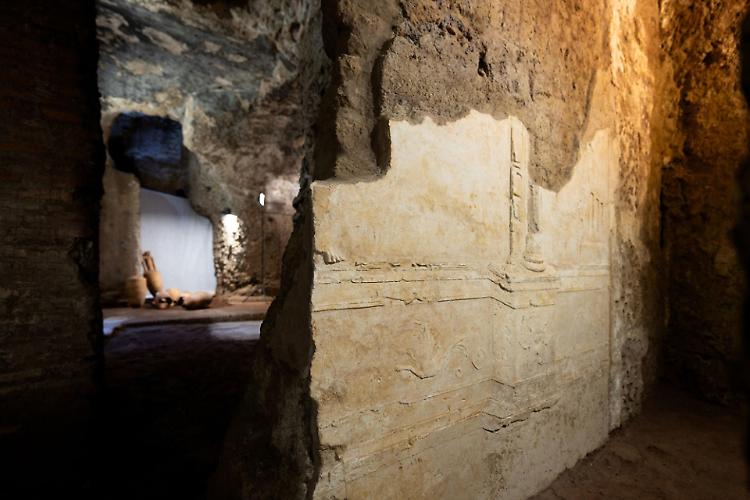 Colosseo, scoperta nuova domus tra Foro Romano e Palatino