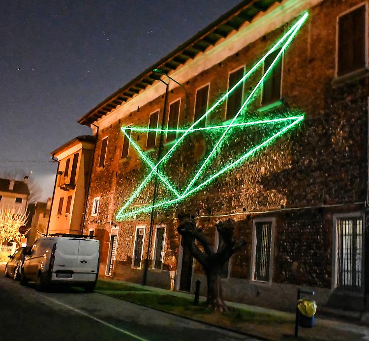Una stella di pace regala luce e speranza 