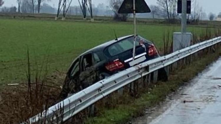 Fuoristrada a Longardone, illeso il conducente