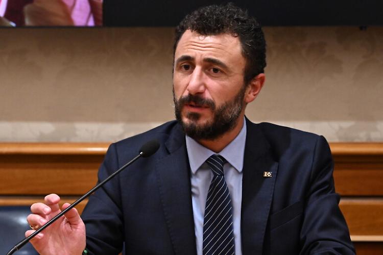 Caso Pozzolo: lo sparo 20 secondi dopo che il deputato ha estratto l'arma 