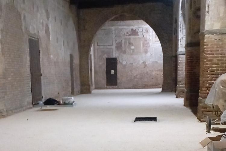 Castello visconteo, il nuovo pavimento prende forma