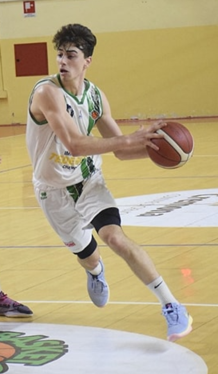 Sansebasket: "V" come Vecchiola, Vacchelli e vittoria. Salvezza centrata
