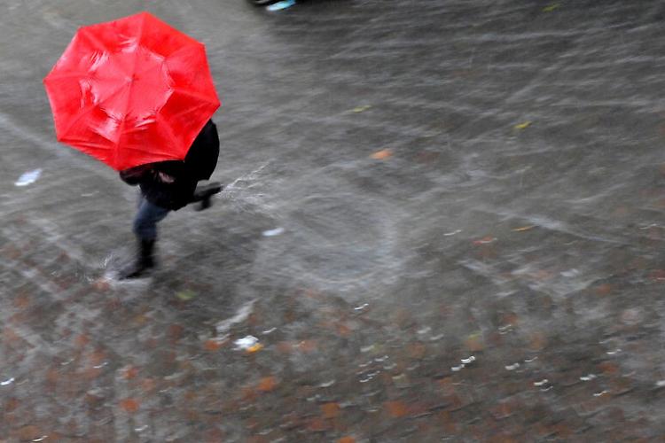 Arriva la burrasca di Carnevale con pioggia, forte vento e neve sulle Alpi