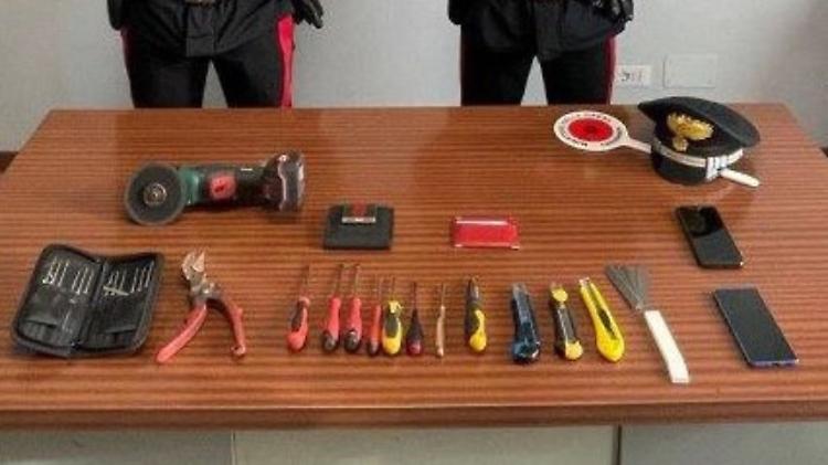 Furti in casa, arrestato il 'basista' della banda