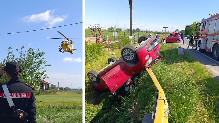 Scontro sulla Bergamina, auto si ribalta e finisce nel canale