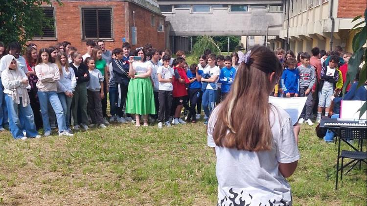 Piantato l'Albero di Falcone all'Istituto comprensivo