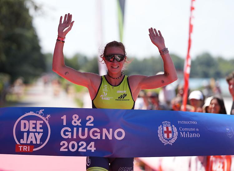 Dal canottaggio al triathlon, Rodini riparte e vince subito