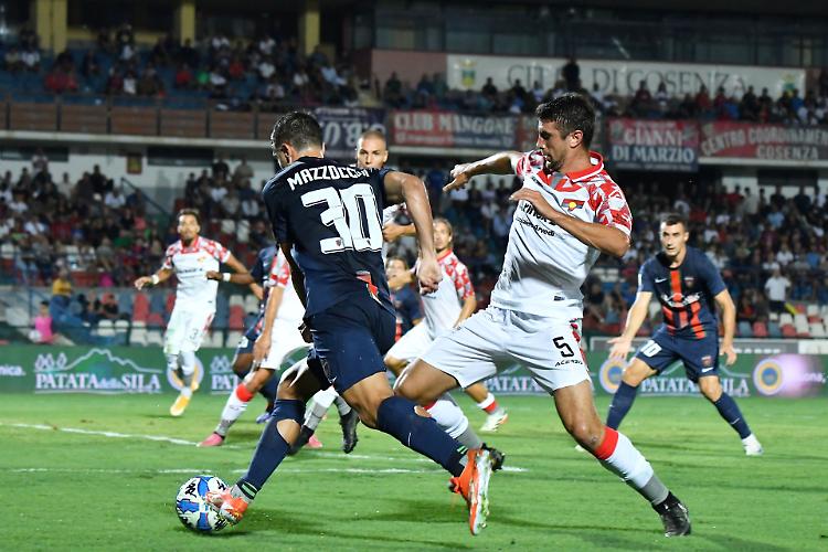 Cosenza-Cremonese: le formazioni