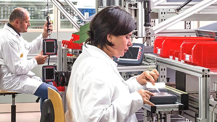 Sos dei sindacati: «Lavoro e mercati vince l’incertezza»