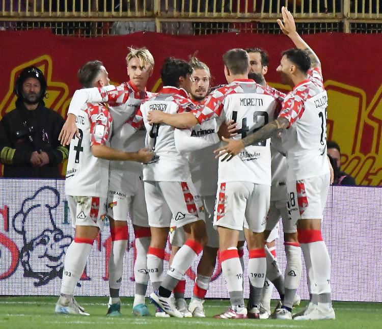 Catanzaro-Cremonese le formazioni