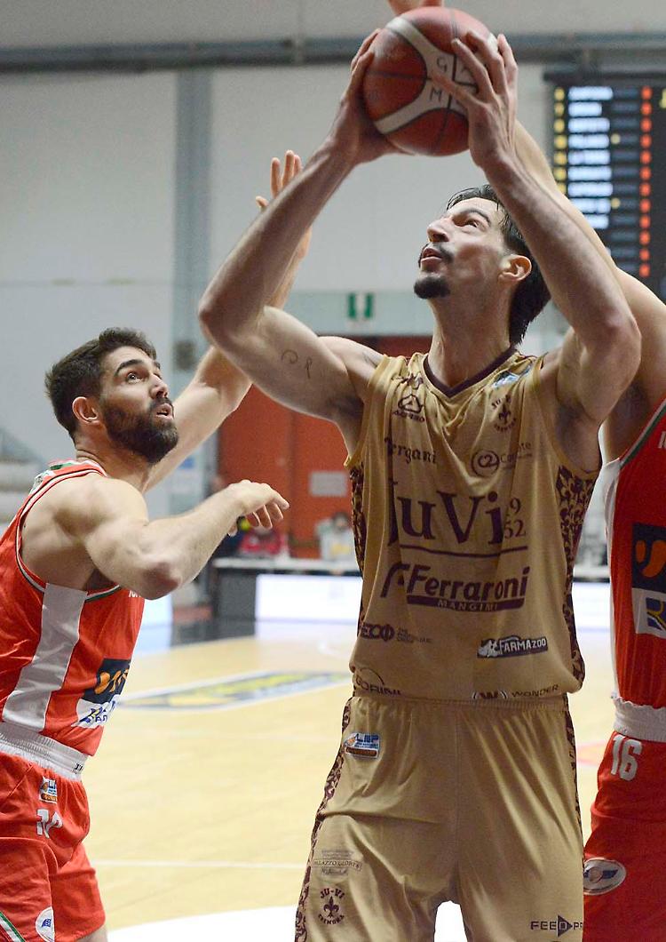 Juvi troppo leggera, passa Forlì