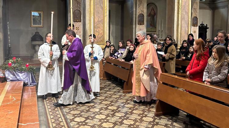 Mezzo secolo di sacerdozio per monsignor Censori: «La comunità come una famiglia»