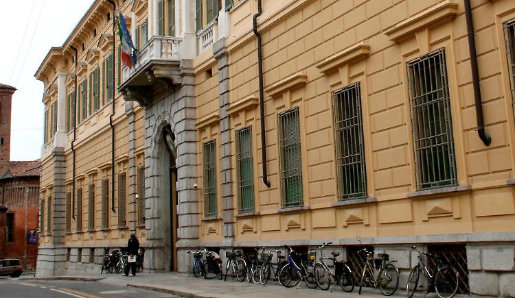  Litiga e ferisce il marito, condannata a sette mesi