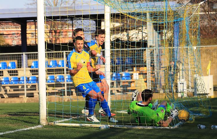 Pergolettese beffata da Ganz al fotofinish