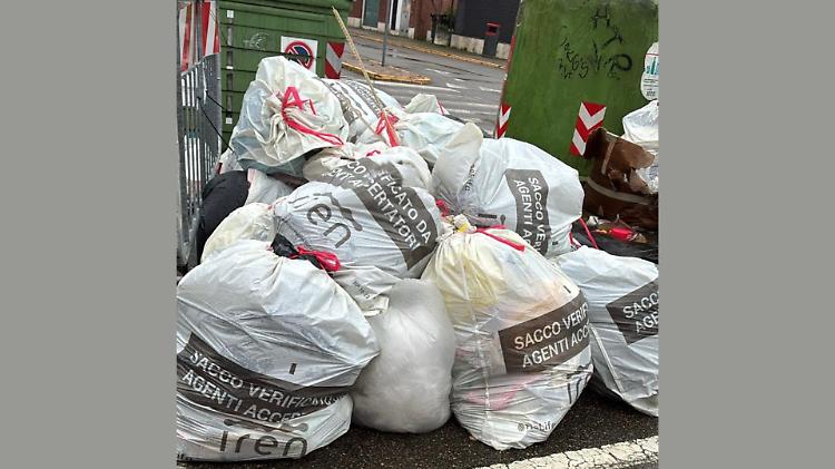 Rifiuti di Pasqua abbandonati, caccia agli incivili