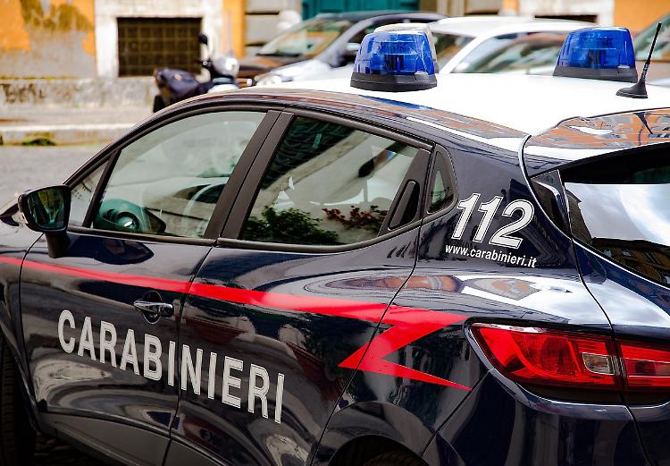 Scippata sul treno, il ladro scappa con la borsa