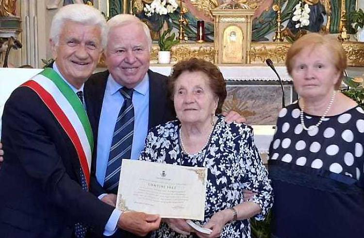 Grande festa per il secolo di Iole
