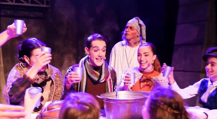 I cattivi non esistono, Dickens a Infinity 1