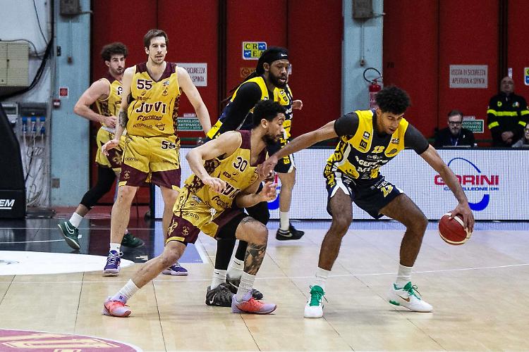 Juvi sciupona, Cividale passa al supplementare