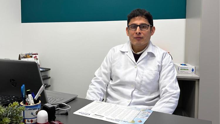 Primo giorno di lavoro del dottor Rojas nell'ambulatorio di Persico Dosimo